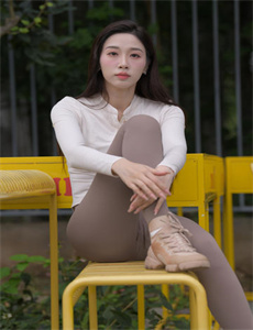 小雪小柔两大校花-悬崖上的金鱼姬电影
